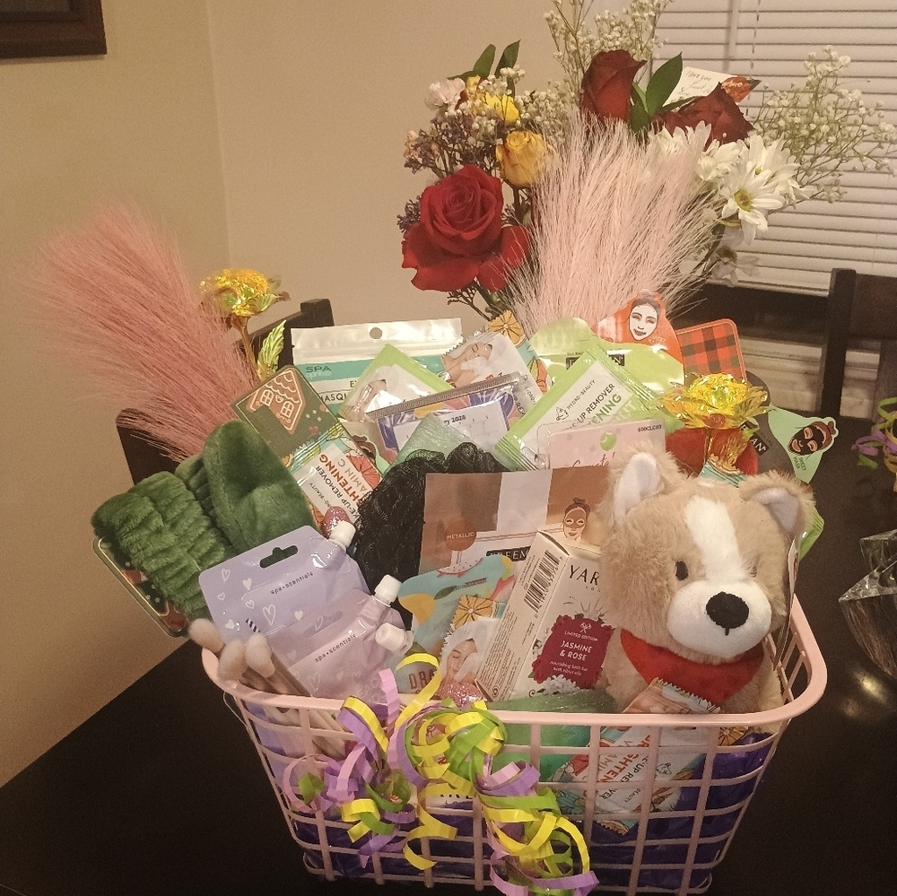 women's legacy pamper me basket huge Custom Gift Basket Large